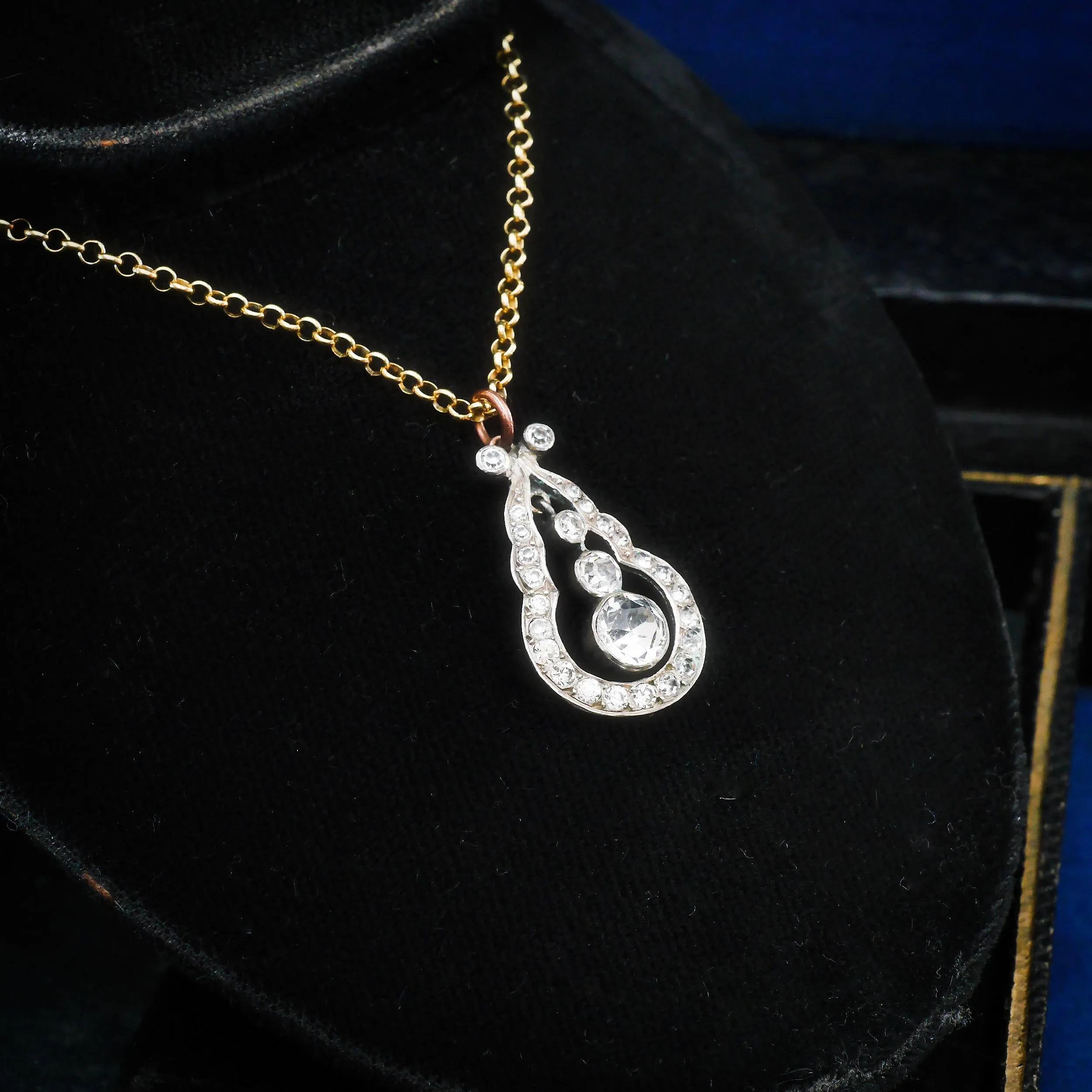 An Enchanting Antique Edwardian Paste Pendant