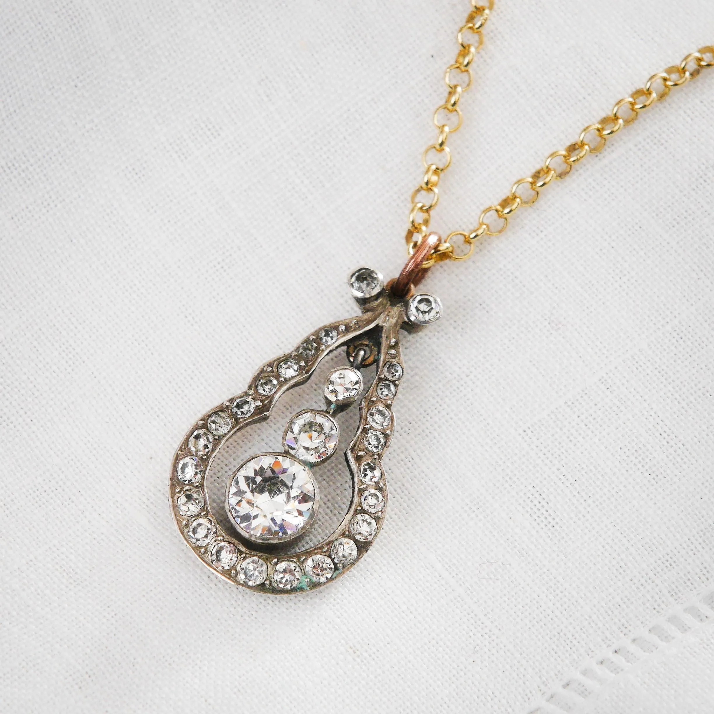 An Enchanting Antique Edwardian Paste Pendant