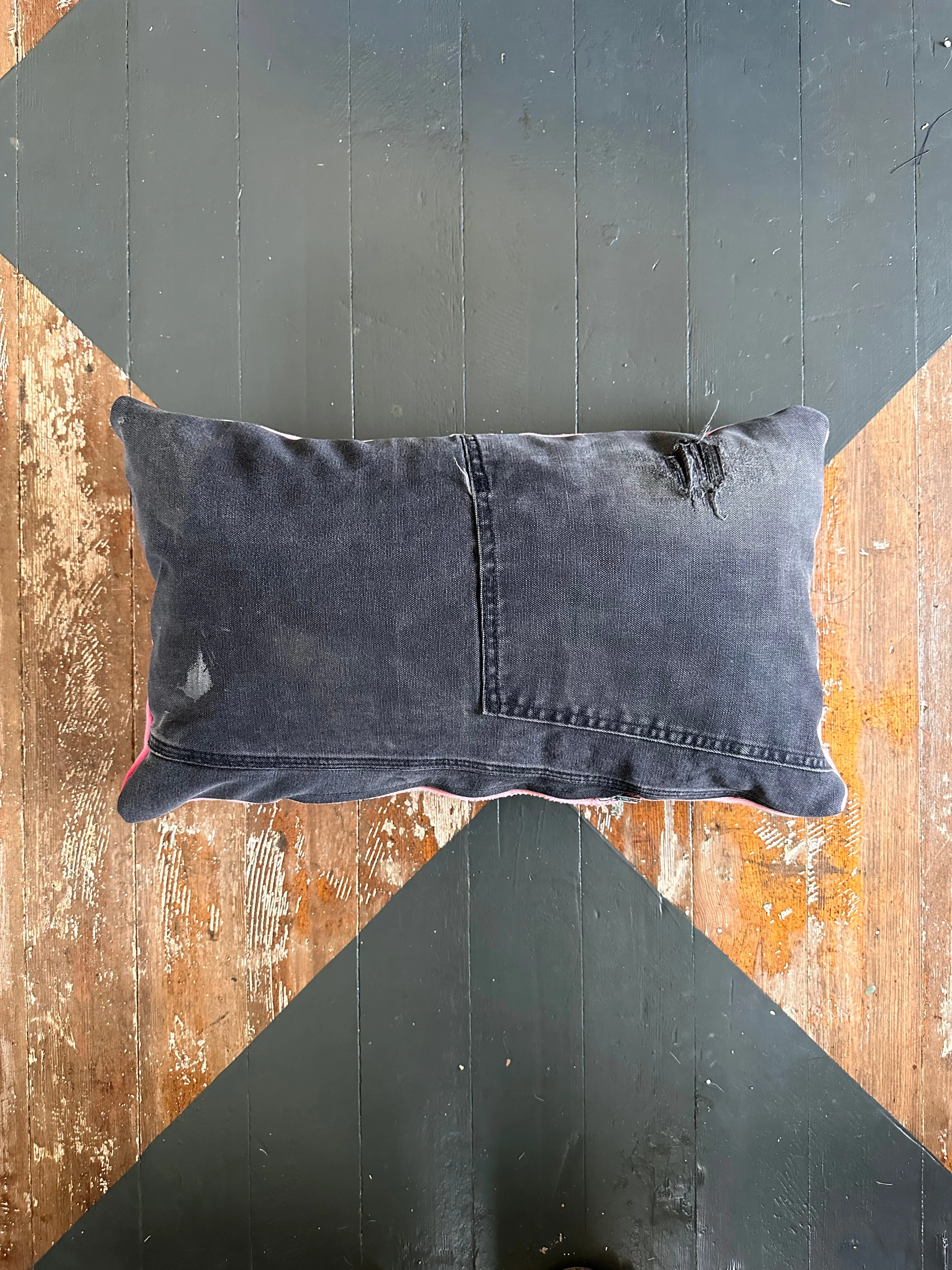 CARHARTT SCRAP PILLOW